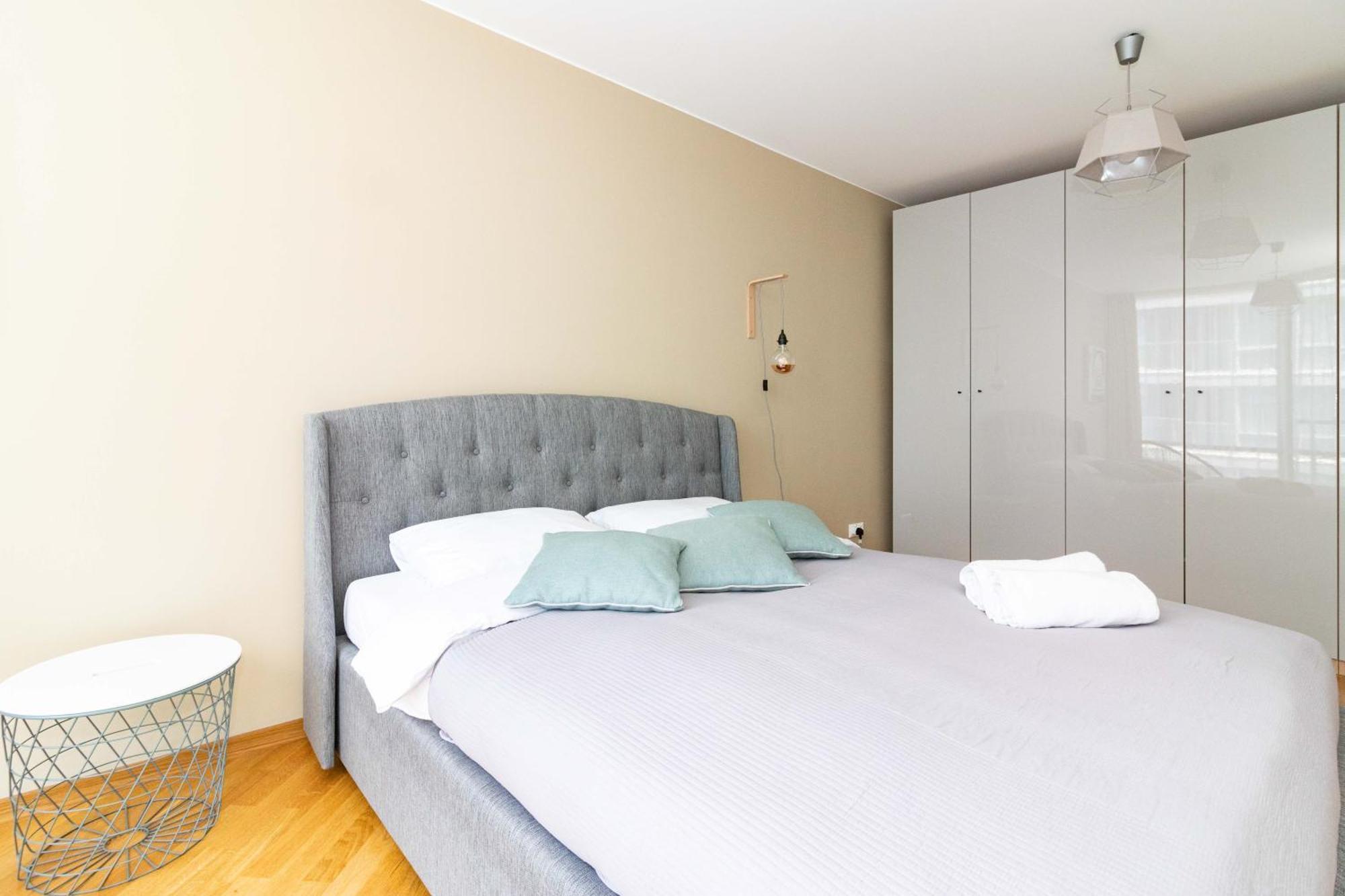 Elija Swan-Toy Apartments Швентой Экстерьер фото
