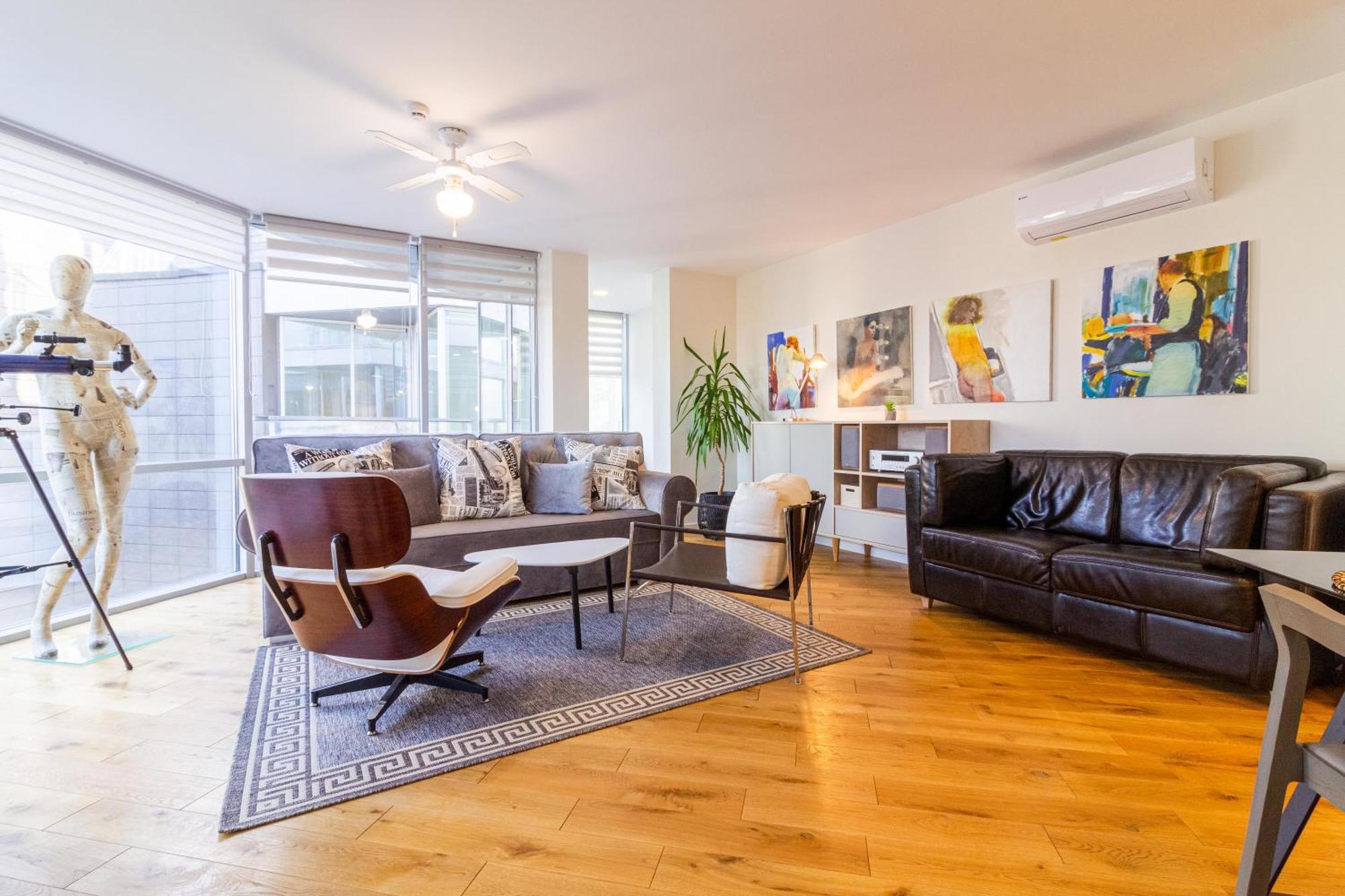 Elija Swan-Toy Apartments Швентой Номер фото